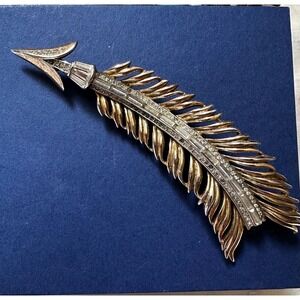 Crown Trifari Alfred Philippe Feather Arrow Brooch gold tone & rhinestones‎